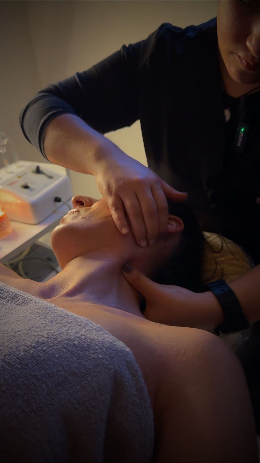MASAJE CERVICOCRANEAL